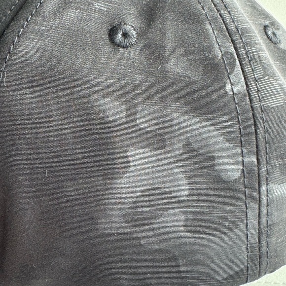 Moncler Logo Camouflage Hat - Picture 5 of 9